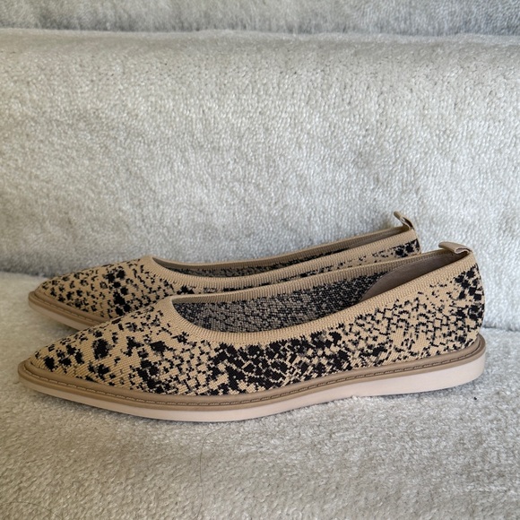 Louise et Cie Washable Knit Pointy Toe Slip On Celete Flats - Picture 2 of 6